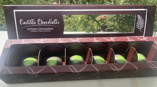 54% Cacao Belgian dark chocolate bonbon with pistachio ganache