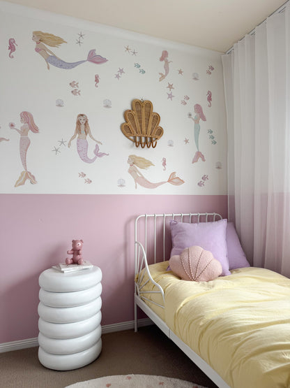 Rattan clam wall hook