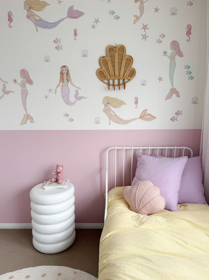 Rattan clam wall hook